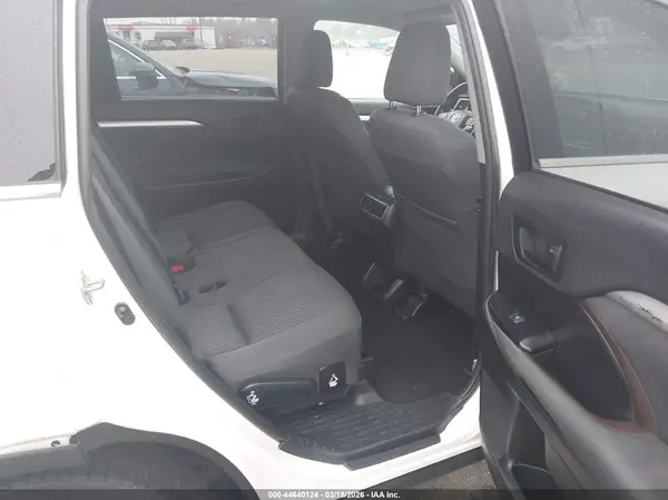 5TDZARFH7KS059262 2019 TOYOTA HIGHLANDER - Image 8