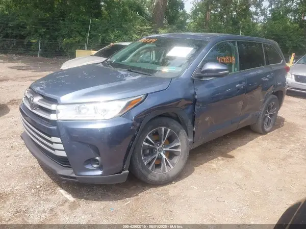 5TDZARFH7KS059357 2019 TOYOTA HIGHLANDER - Image 2