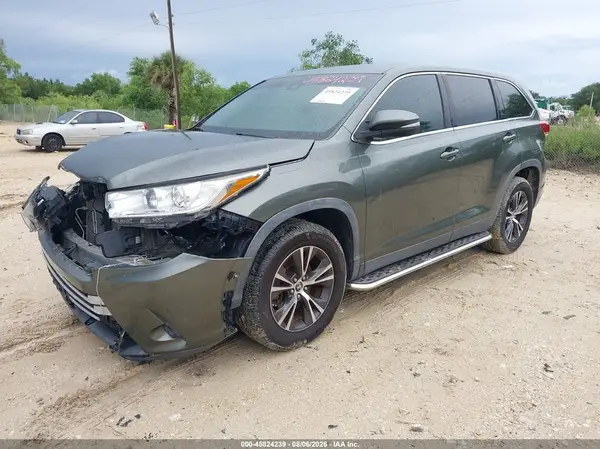 5TDZARFH7KS059651 2019 TOYOTA HIGHLANDER - Image 2