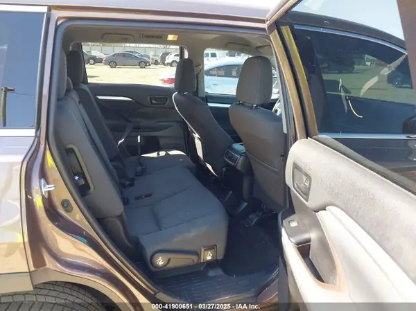 5TDZARFH7KS060251 2019 TOYOTA HIGHLANDER - Image 8