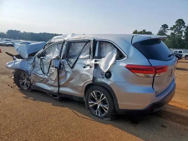 5TDZARFH7KS061657 2019 TOYOTA HIGHLANDER - Image 2