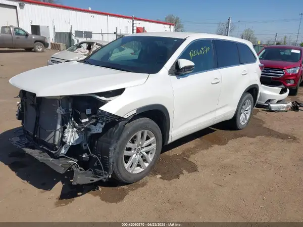 5TDZARFH8GS017528 2016 TOYOTA HIGHLANDER - Image 2