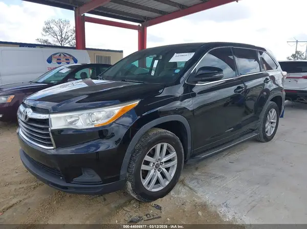 5TDZARFH8GS018209 2016 TOYOTA HIGHLANDER - Image 2