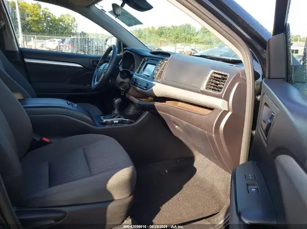 5TDZARFH8HS023427 2017 TOYOTA HIGHLANDER - Image 8