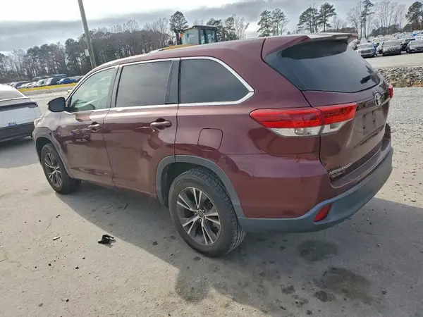 5TDZARFH8HS024108 2017 TOYOTA HIGHLANDER - Image 2