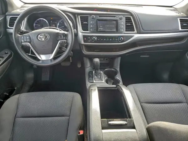 5TDZARFH8HS024108 2017 TOYOTA HIGHLANDER - Image 8
