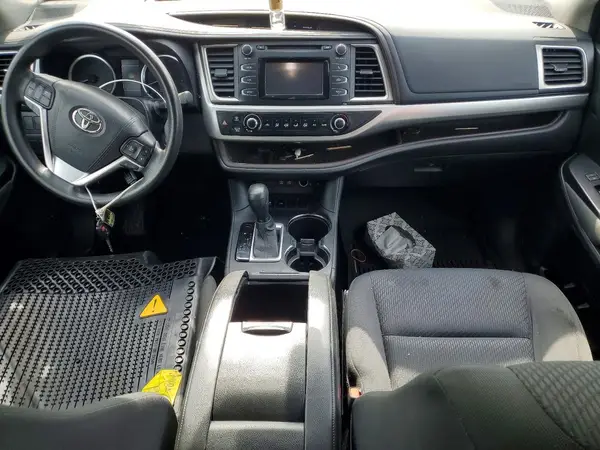 5TDZARFH8HS024397 2017 TOYOTA HIGHLANDER - Image 8