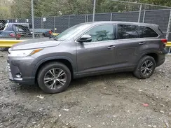 5TDZARFH8HS024898 2017 TOYOTA HIGHLANDER