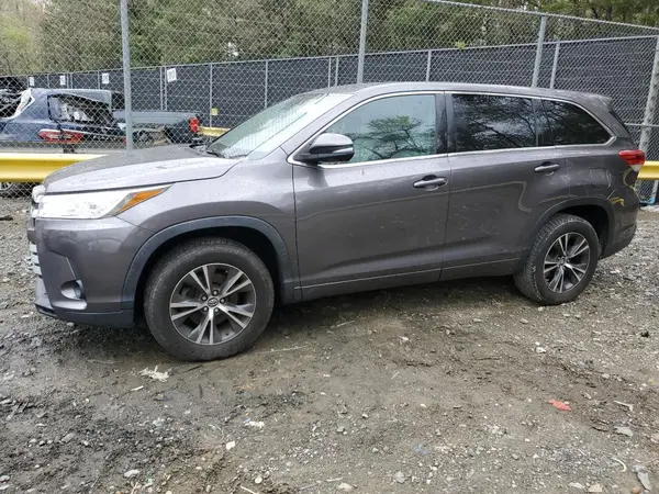 5TDZARFH8HS024898 2017 TOYOTA HIGHLANDER - Image 1
