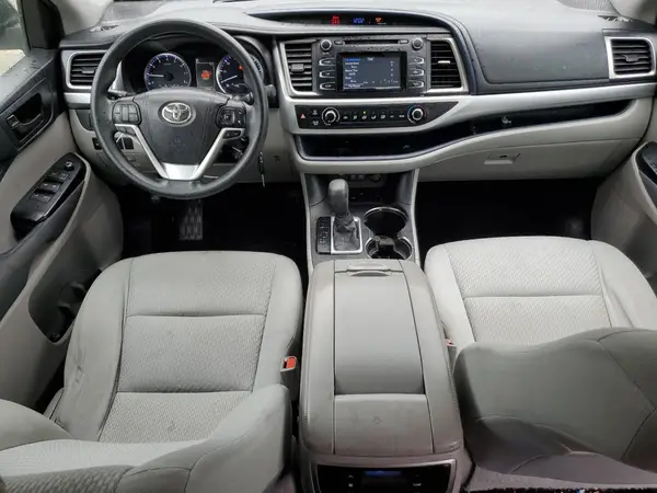 5TDZARFH8HS024898 2017 TOYOTA HIGHLANDER - Image 8