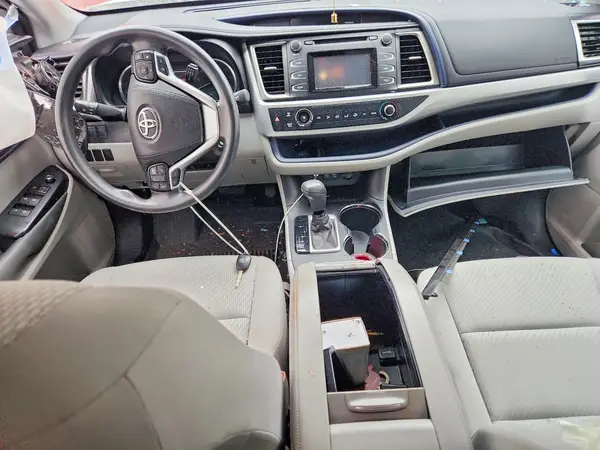 5TDZARFH8HS025629 2017 TOYOTA HIGHLANDER - Image 8
