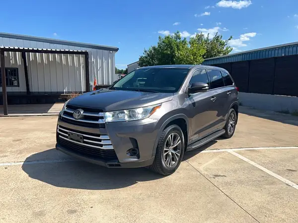 5TDZARFH8HS026022 2017 TOYOTA HIGHLANDER - Image 2