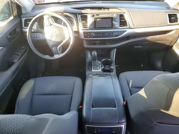 5TDZARFH8HS026053 2017 TOYOTA HIGHLANDER - Image 8