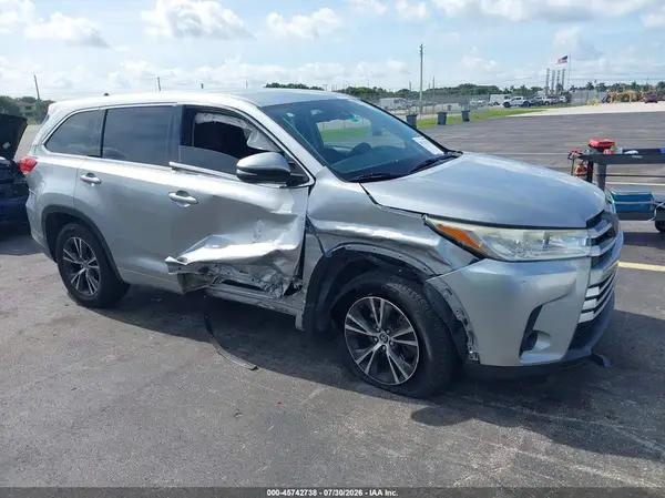 5TDZARFH8HS026537 2017 TOYOTA HIGHLANDER - Image 1