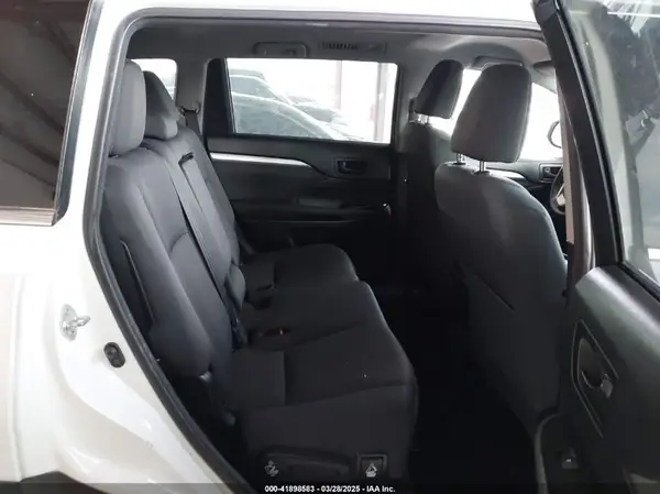 5TDZARFH8HS028126 2017 TOYOTA HIGHLANDER - Image 8