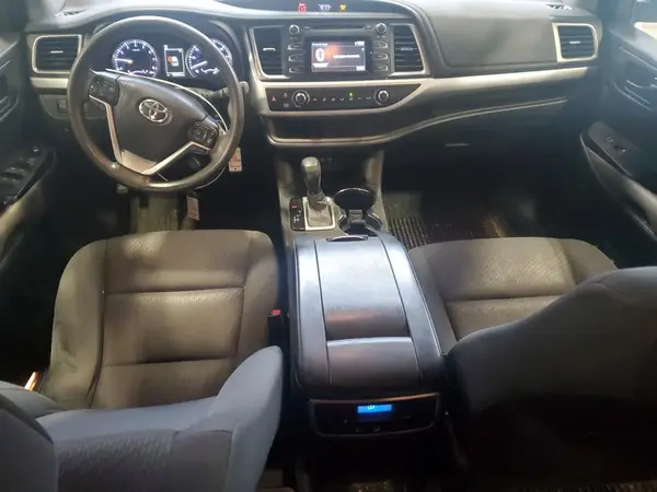 5TDZARFH8HS028689 2017 TOYOTA HIGHLANDER - Image 8