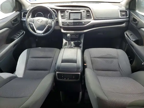 5TDZARFH8HS031205 2017 TOYOTA HIGHLANDER - Image 8