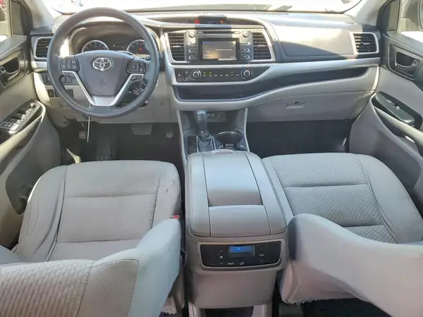 5TDZARFH8HS031821 2017 TOYOTA HIGHLANDER - Image 8