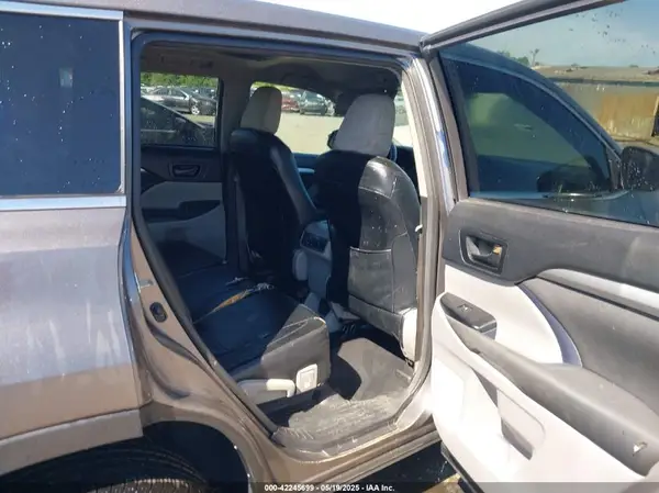 5TDZARFH8JS033994 2018 TOYOTA HIGHLANDER - Image 8