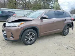 5TDZARFH8JS037267 2018 TOYOTA HIGHLANDER