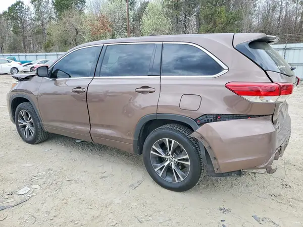 5TDZARFH8JS037267 2018 TOYOTA HIGHLANDER - Image 2