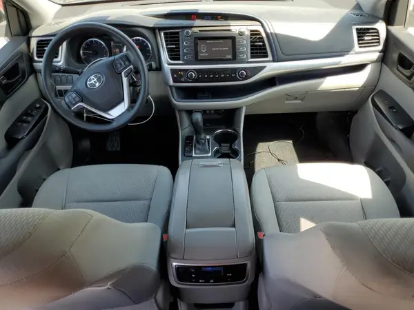 5TDZARFH8JS038371 2018 TOYOTA HIGHLANDER - Image 8
