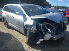 5TDZARFH8JS038855 2018 TOYOTA HIGHLANDER