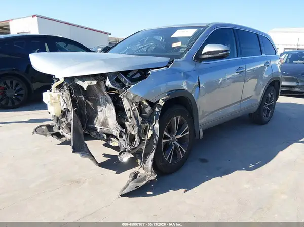 5TDZARFH8JS041822 2018 TOYOTA HIGHLANDER - Image 2