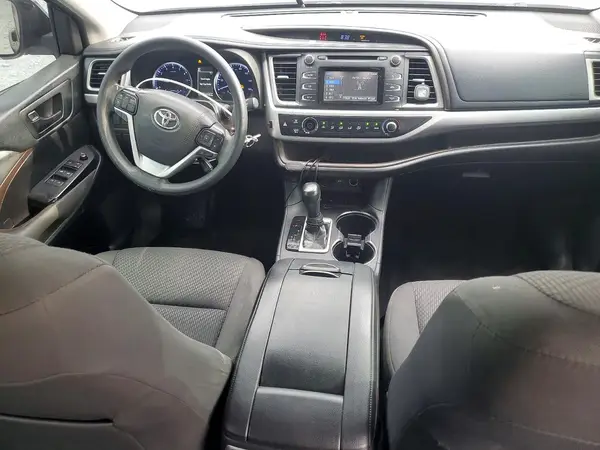 5TDZARFH8KS042082 2019 TOYOTA HIGHLANDER - Image 8