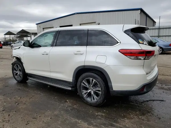 5TDZARFH8KS043670 2019 TOYOTA HIGHLANDER - Image 2