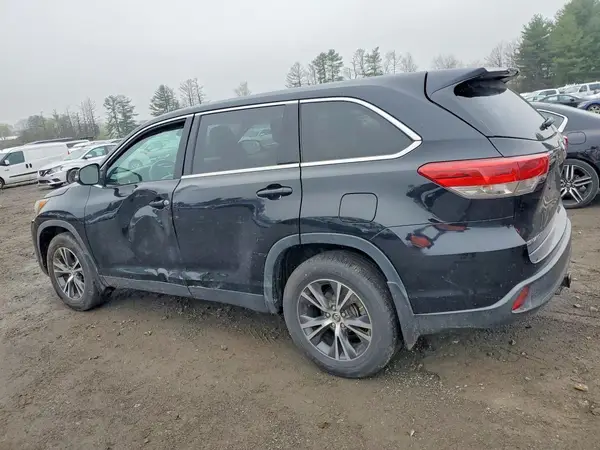 5TDZARFH8KS049470 2019 TOYOTA HIGHLANDER - Image 2