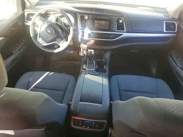 5TDZARFH8KS049713 2019 TOYOTA HIGHLANDER - Image 8