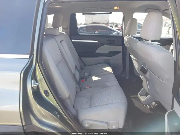 5TDZARFH8KS052112 2019 TOYOTA HIGHLANDER - Image 8