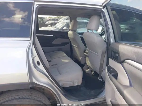 5TDZARFH8KS053518 2019 TOYOTA HIGHLANDER - Image 8