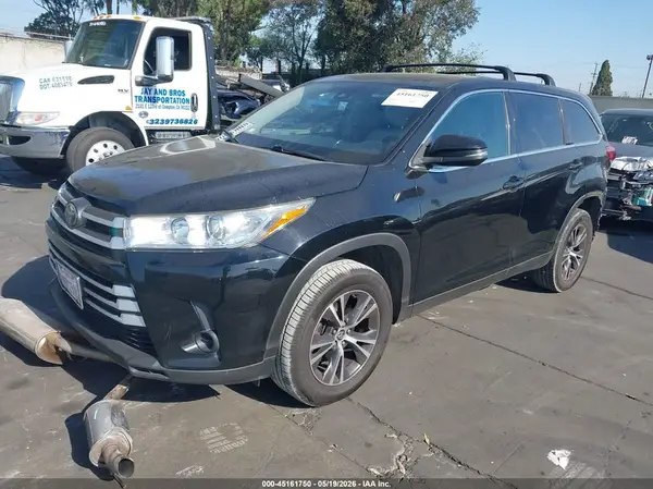 5TDZARFH8KS054278 2019 TOYOTA HIGHLANDER - Image 2