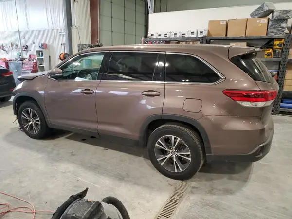 5TDZARFH8KS055026 2019 TOYOTA HIGHLANDER - Image 2