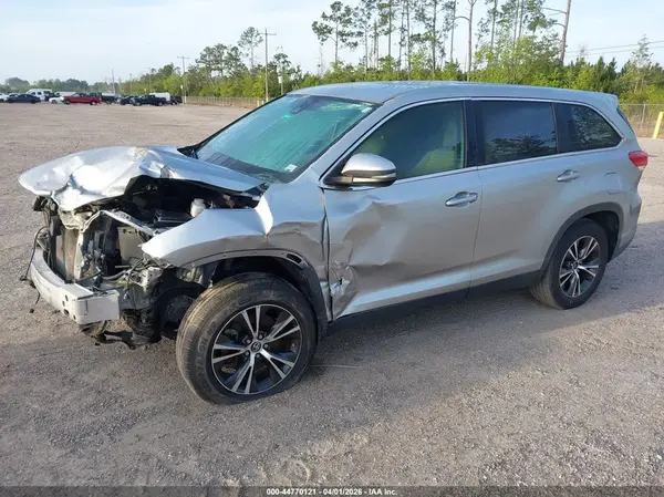 5TDZARFH8KS055401 2019 TOYOTA HIGHLANDER - Image 2