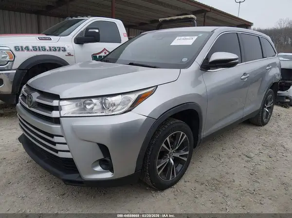 5TDZARFH8KS055835 2019 TOYOTA HIGHLANDER - Image 2