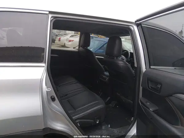5TDZARFH8KS055835 2019 TOYOTA HIGHLANDER - Image 8