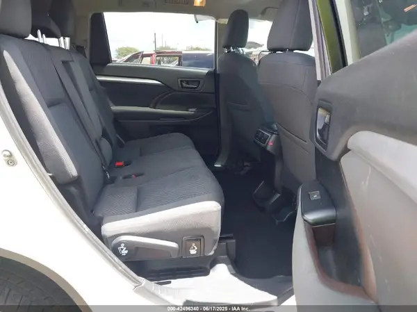 5TDZARFH8KS057648 2019 TOYOTA HIGHLANDER - Image 8