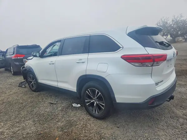 5TDZARFH8KS058668 2019 TOYOTA HIGHLANDER - Image 2