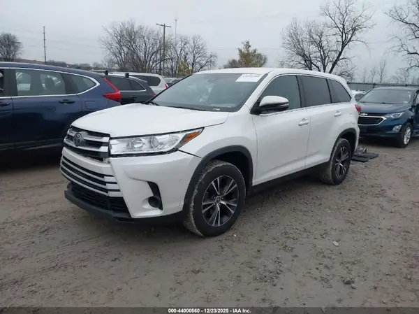 5TDZARFH8KS060159 2019 TOYOTA HIGHLANDER - Image 2