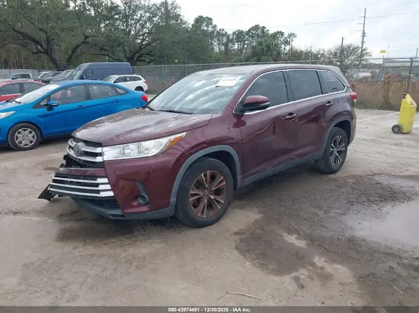 5TDZARFH8KS060954 2019 TOYOTA HIGHLANDER - Image 2