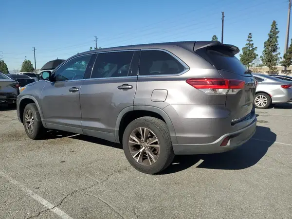 5TDZARFH8KS061246 2019 TOYOTA HIGHLANDER - Image 2