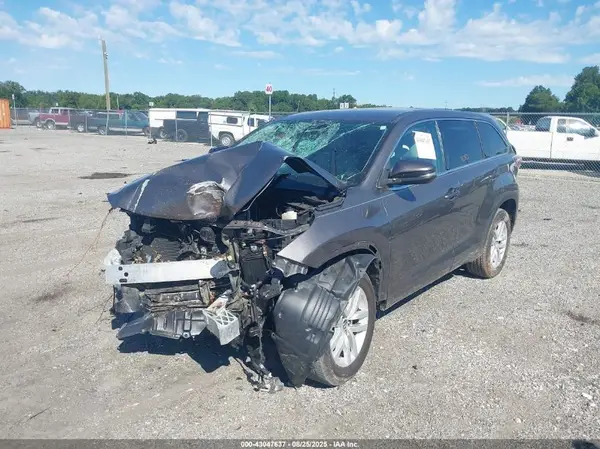 5TDZARFH9GS022270 2016 TOYOTA HIGHLANDER - Image 2