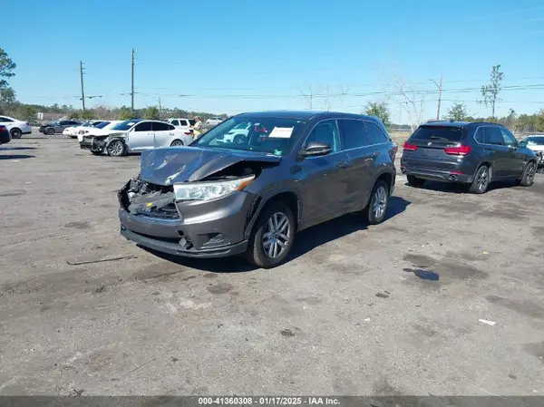 5TDZARFH9GS022995 2016 TOYOTA HIGHLANDER - Image 2