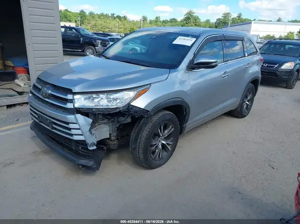 5TDZARFH9HS023503 2017 TOYOTA HIGHLANDER - Image 2