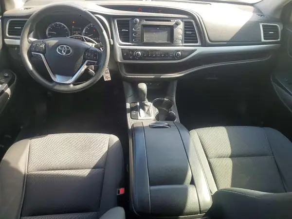 5TDZARFH9HS027339 2017 TOYOTA HIGHLANDER - Image 8