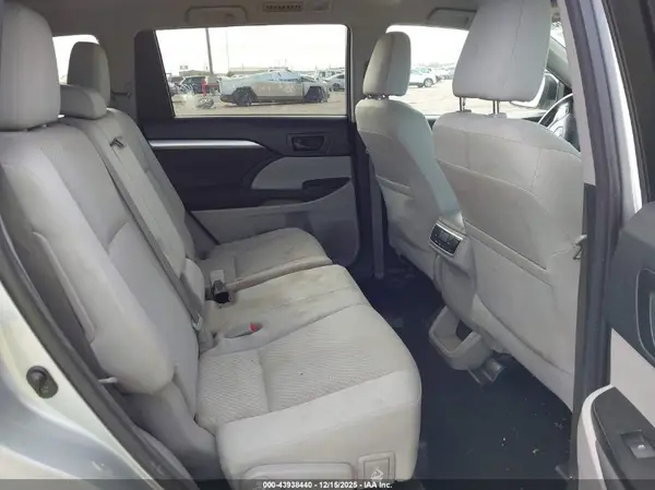 5TDZARFH9HS028717 2017 TOYOTA HIGHLANDER - Image 8