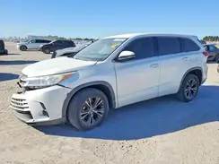 5TDZARFH9HS029673 2017 TOYOTA HIGHLANDER